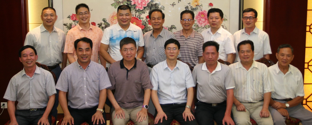 2014年8月5日校友会常务理事会在三宝集团召开
